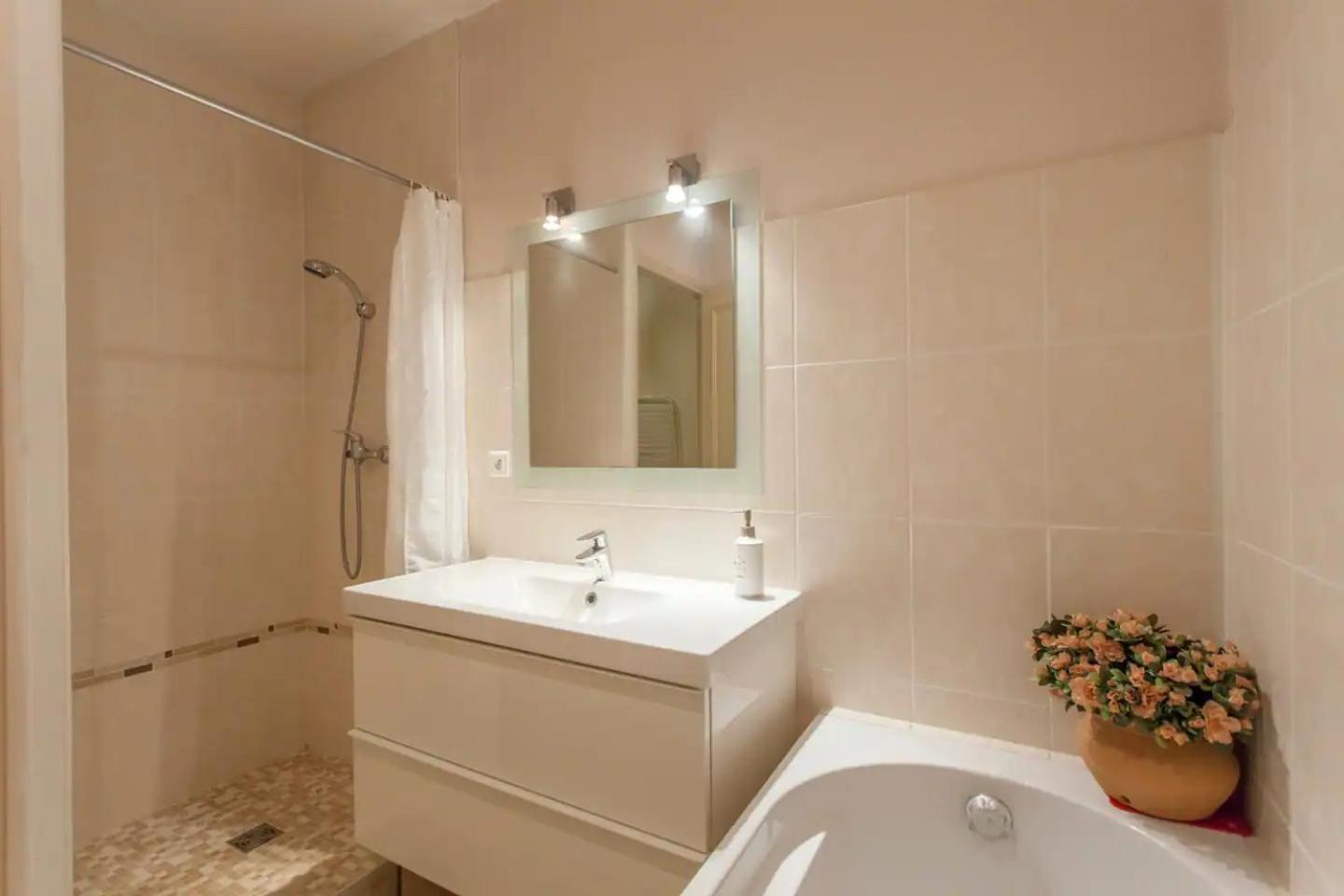 Chambre Privee En Hyper-Centre De Grenoble Zewnętrze zdjęcie